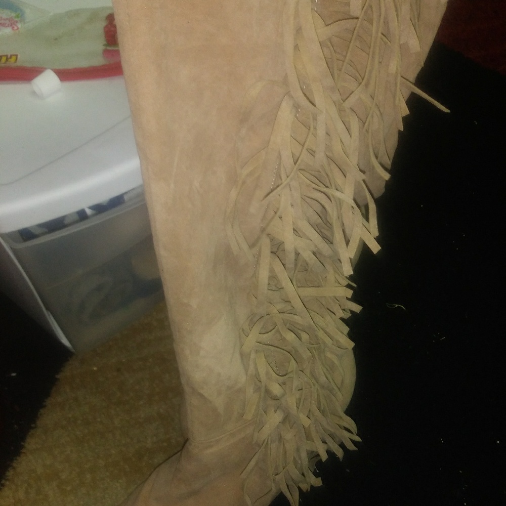 Boots - Picture 3 of 3